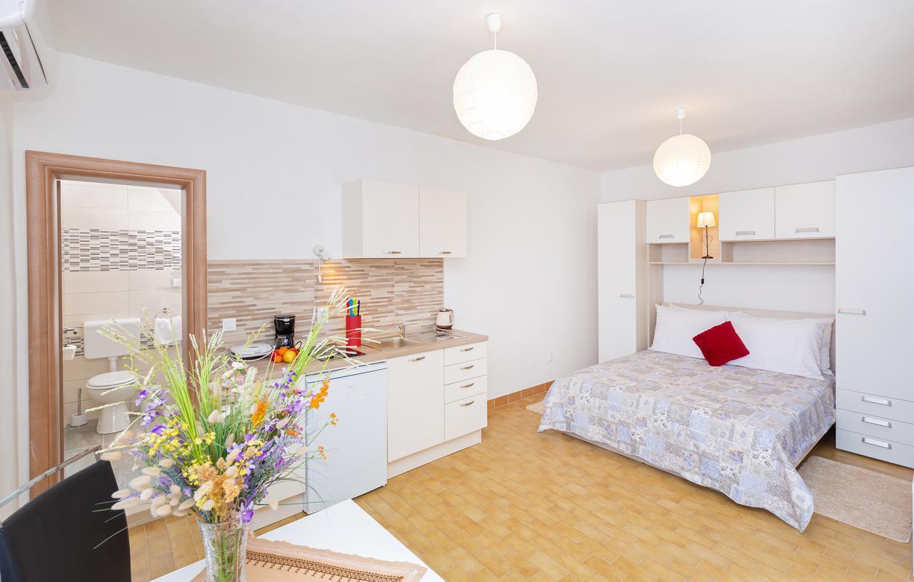 Apartments Elica Donje Celo Екстериор снимка